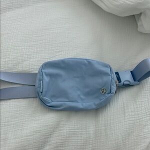 Lululemon light purple everywhere belt bag 1 L